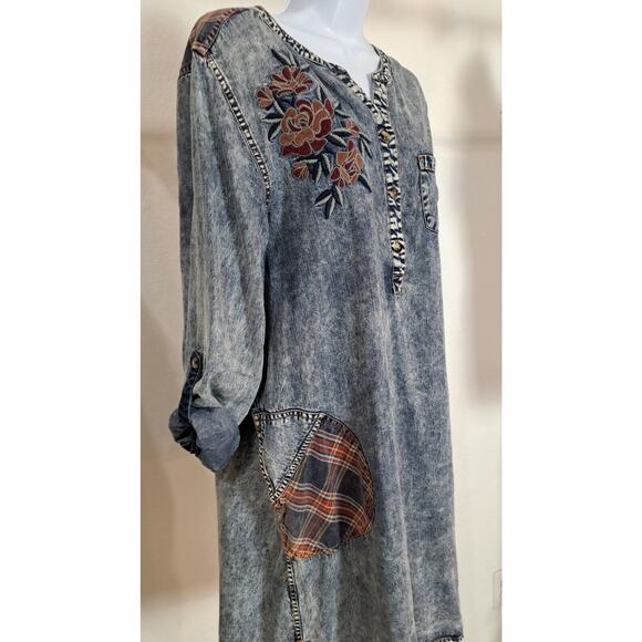 John Mark Chambray Shirt Dress Sz L Adjustable Sleeves Embroidered Plaid Patches - Picture 3 of 6